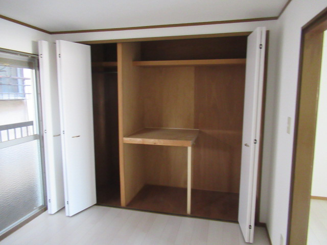 伊勢田マンションの収納