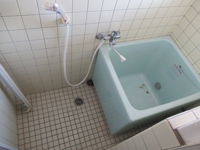 伊勢田マンションの浴室