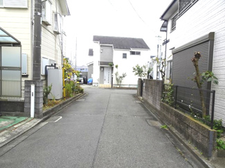 【前面道路含む現地写真】