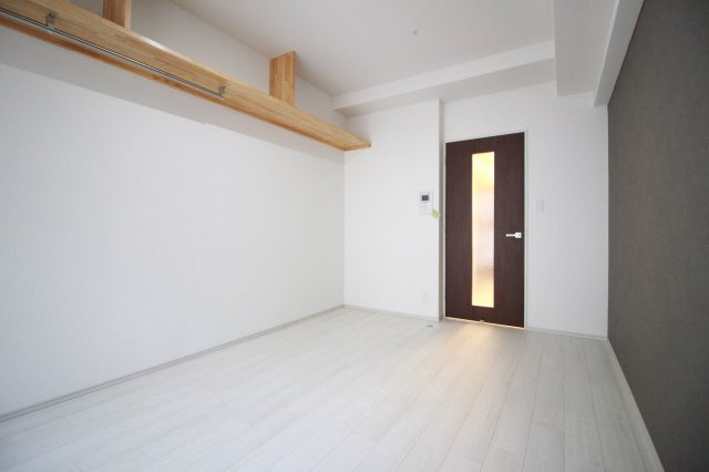 【寝室】 | La Douceur天王寺 | 明るい寝室スペースです♪洋室8.1帖
