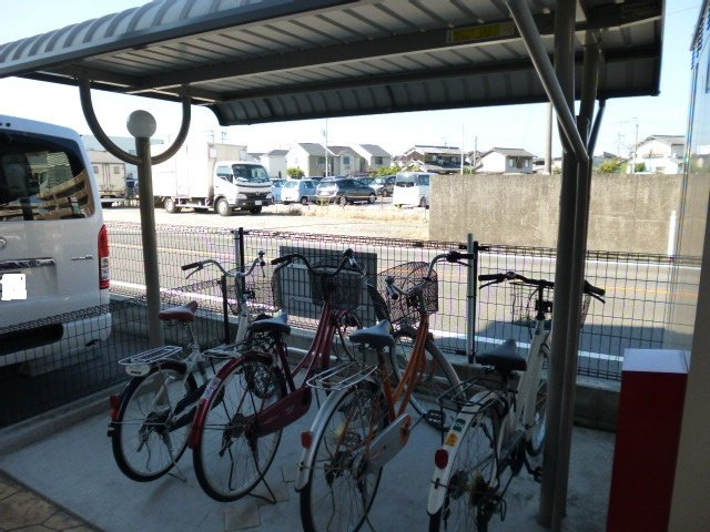 倉敷市青江のアパートのその他共用部分|自転車置き場