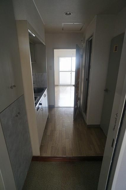 レジデンスK＆Mの玄関