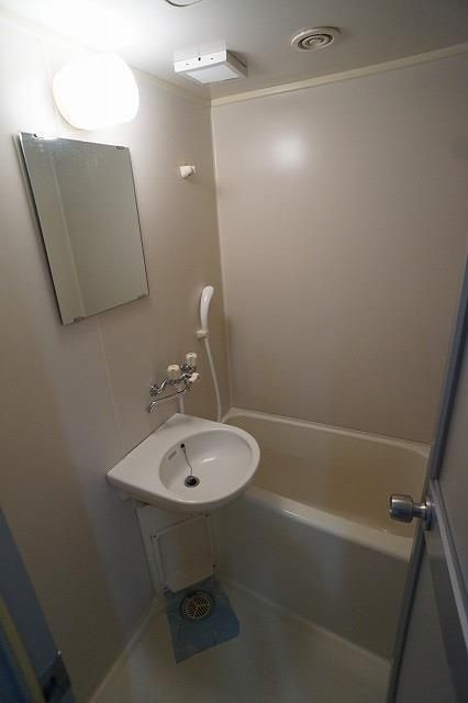 レジデンスK＆Mの浴室