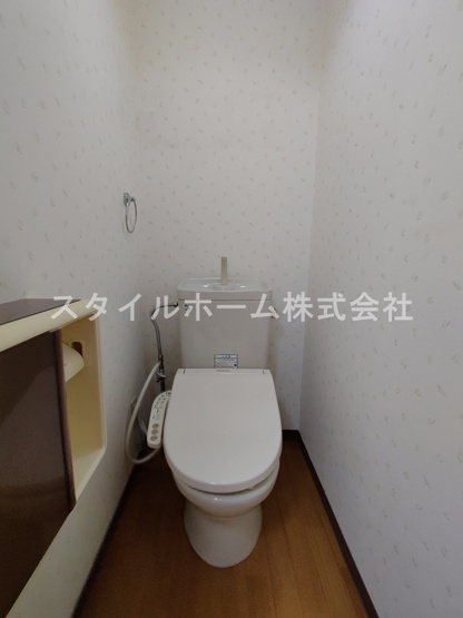 【トイレ】 | アストラヘリオス | 別部屋写真です。