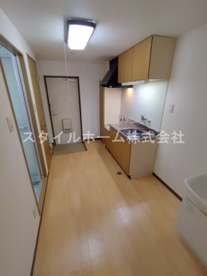 【内装】 | アストラヘリオス | 別部屋写真です。