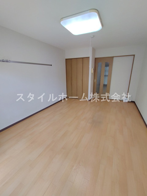 【居間・リビング】 | アストラヘリオス | 別部屋写真です。