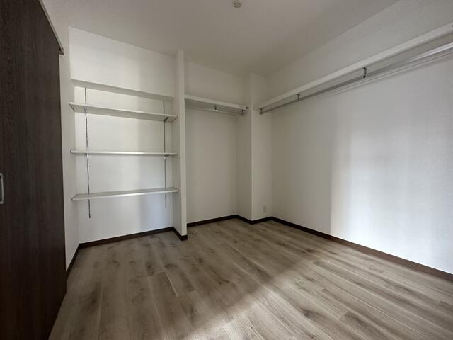 【寝室】 | 広くて明るい寝室
