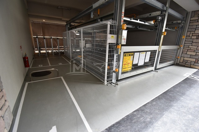 スプランディッド安土町の駐車場