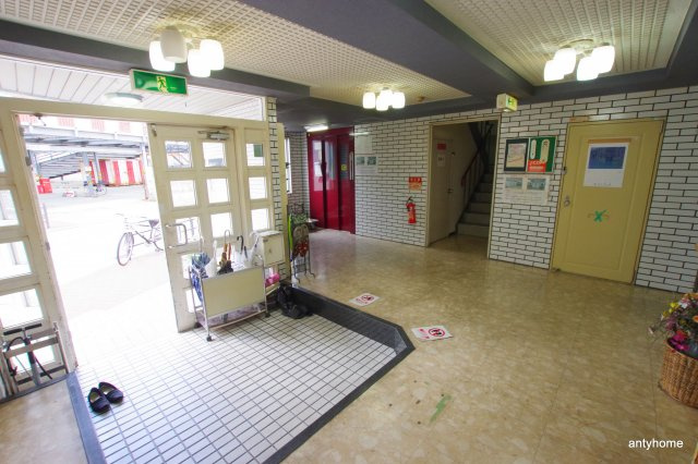 京橋ハイツ30　仲介手数料無料のロビー