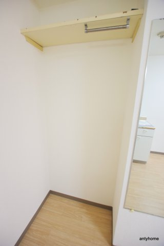 京橋ハイツ30　仲介手数料無料の収納