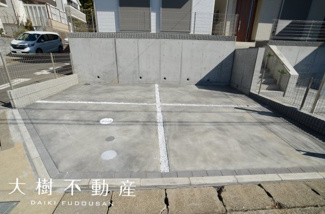 【駐車場】