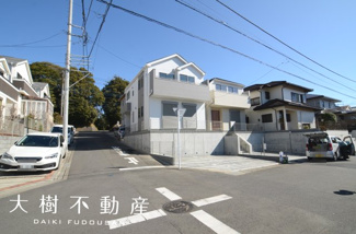 【前面道路含む現地写真】
