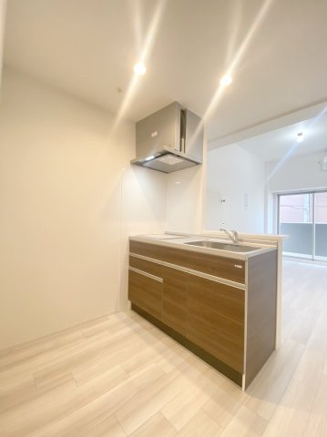 セレニテ九条リアンのキッチン