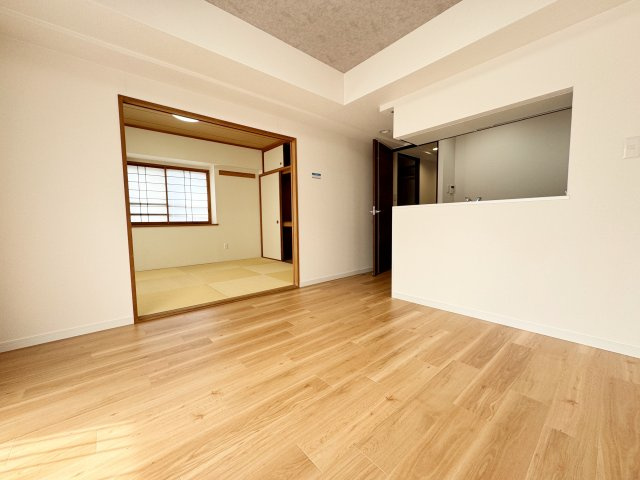 『八王子市マンション』ライオンズマンション京王南大沢【仲介手数料無料】　八王子市南大沢1-20-12の居間・リビング|～仲介手数料無料☆八王子ひなた不動産～ライオンズマンション京王南大沢