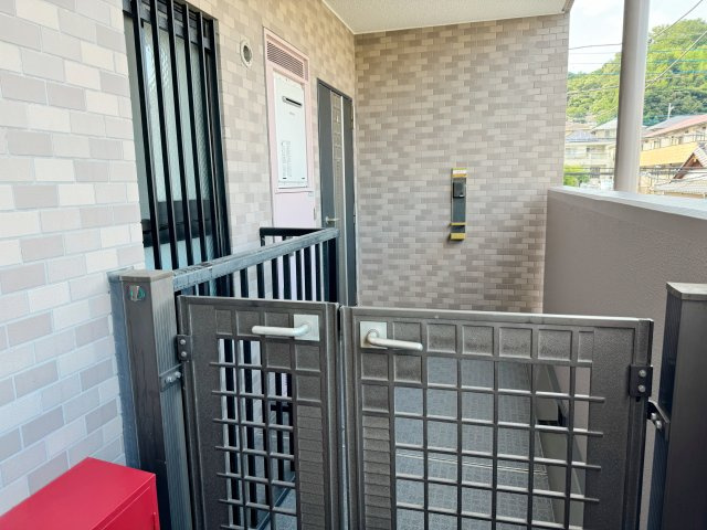 『八王子市マンション』ライオンズマンション京王南大沢【仲介手数料無料】　八王子市南大沢1-20-12の玄関|～仲介手数料無料☆八王子ひなた不動産～ライオンズマンション京王南大沢