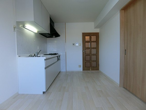 和泉市府中町５丁目の賃貸マンションの居間・リビング|おしゃれな居間です