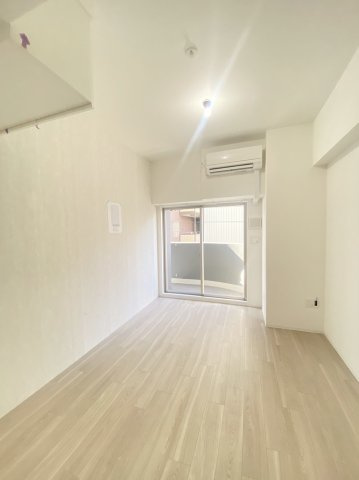 セレニテ九条リアンの居間・リビング