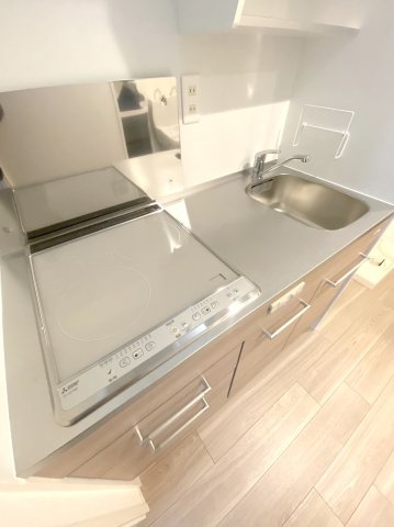 セレニテ九条リアンのキッチン