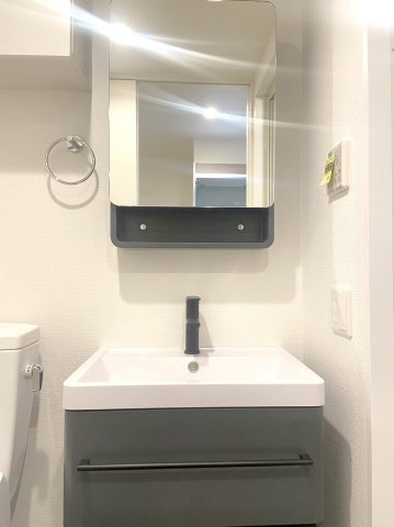 セレニテ九条リアンの洗面所