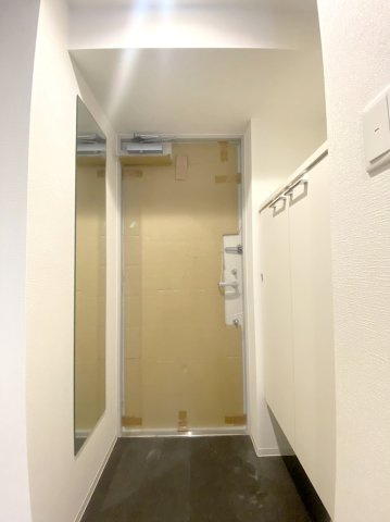 セレニテ九条リアンの玄関