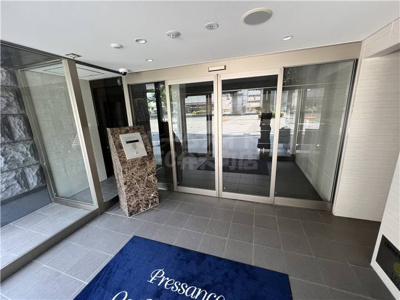 【エントランス】 | プレサンスOSAKA DOMECITY ワンダー | 落ち着いたエントランスです