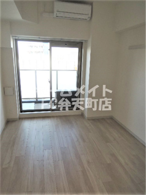 【居間・リビング】 | プレサンスOSAKA DOMECITY ワンダー | 使いやすいリビングです