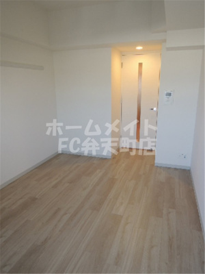 【居間・リビング】 | プレサンスOSAKA DOMECITY ワンダー | こちらのリビングで趣味の時間をお楽しみください