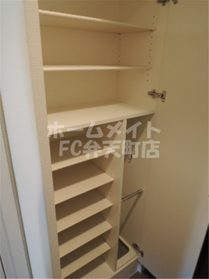 【玄関】 | プレサンスOSAKA DOMECITY ワンダー | 玄関には大きなシューズボックスがついています