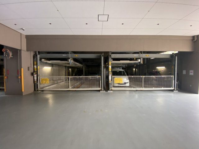 ディークラディア鶴見アクロスタワーの駐車場