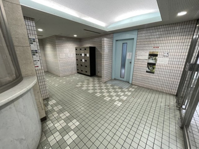 【エントランス】 | スカイコート下高井戸 | 月額管理料無料！賃貸管理はアブレイズパートナーズにお任せを！