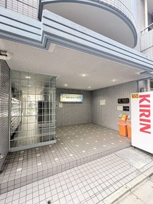 【エントランス】 | スカイコート下高井戸 | 月額管理料無料！賃貸管理はアブレイズパートナーズにお任せを！