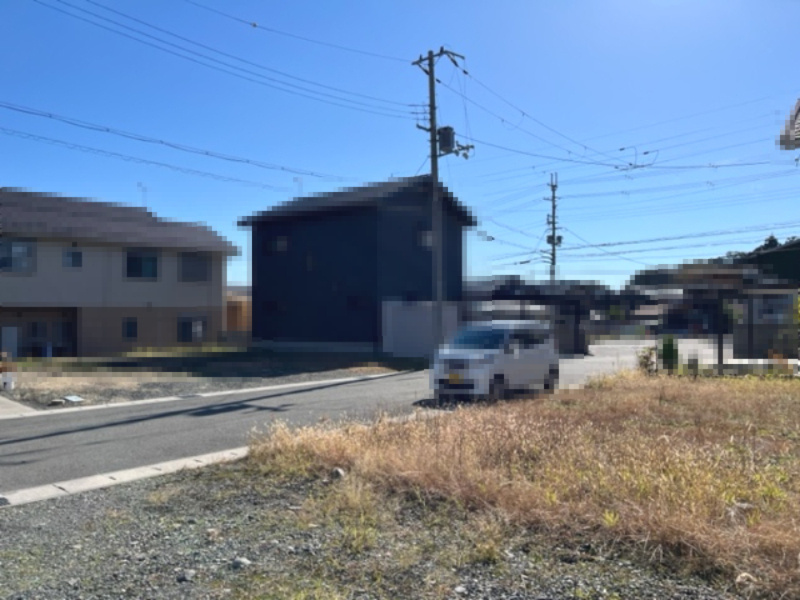 高島市今津町弘川53坪土地の前面道路含む現地写真