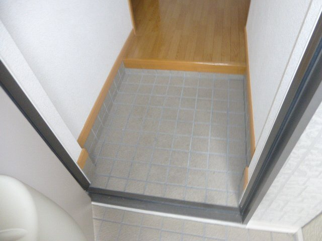 レジデンス白鳥Aの玄関