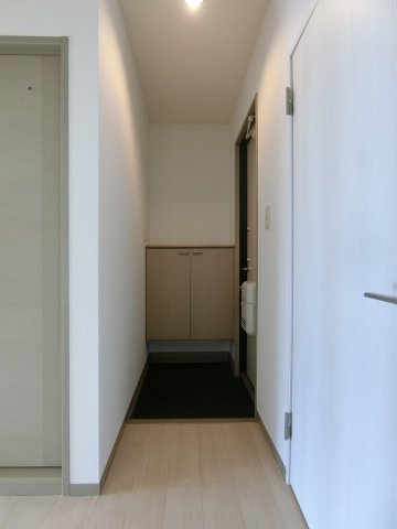 ロードキャッスル　A棟の玄関|イメージ102号室の写真