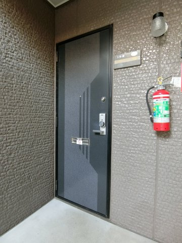 ロードキャッスル　A棟の玄関|イメージ102号室の写真
