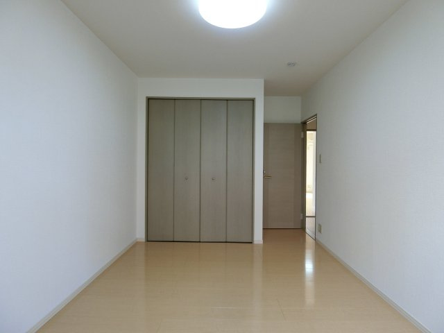 ロードキャッスル　A棟の洋室|イメージ102号室の写真