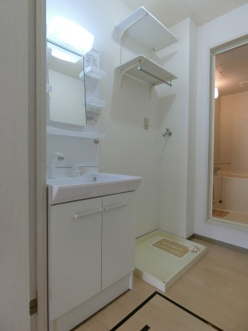 ロードキャッスル　A棟の洗面所|イメージ102号室の写真