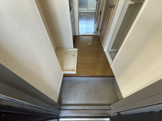 ドリーム三条の玄関