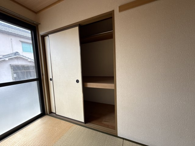 ビラ　ハイカムールの収納