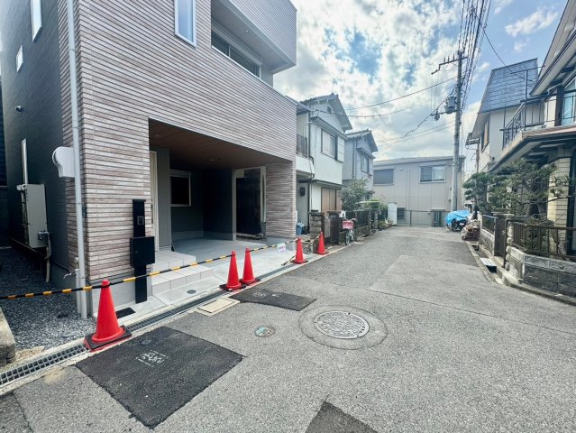 四條畷市米崎町　新築戸建ての駐車場