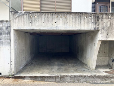 【駐車場】 | 亀岡　篠町見晴三丁目一戸建