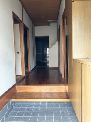 【玄関】 | 亀岡　篠町見晴三丁目一戸建