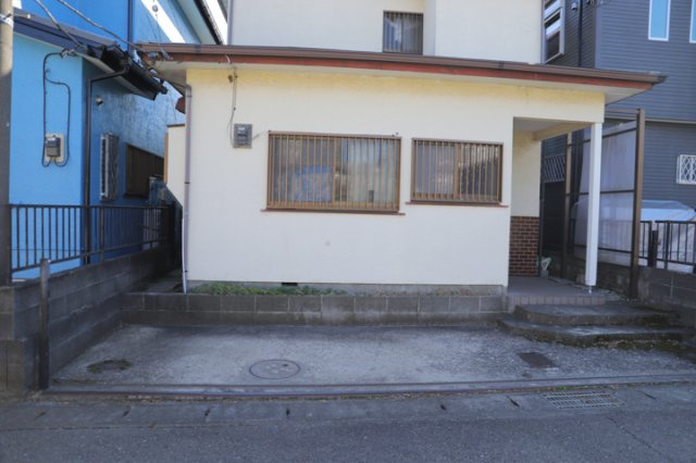 【外観】 | 土地の面積＝住宅面積ではありません。建ぺい率の問題などで、土地のある場所によって住宅を建てられる面積は限られています。高さもしかり、「土地」という言葉の中には、建築条件も含まれると考えておきましょう。