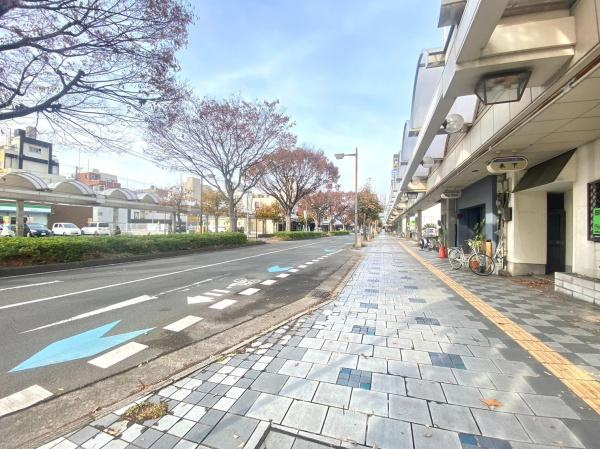 和歌山市雑賀町中古戸建の前面道路含む現地写真|学区の伏虎義務教育学校まで約892（徒歩約11分）