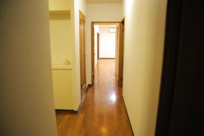 【内装】 | ベルブリーズ森の里4号棟 | 内装はとにかくおしゃれなものがいい！と選ぶ前に、まず住んだ後のことを想像してみましょう。住んでみたらコンセントの位置が悪くて使いにくいなど出てきます。事前にどの家電をどこに置くか想定しておきましょう。