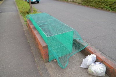 【設備】 | ベルブリーズ森の里4号棟 | 共有部分は、住民なら誰もが使える設備のこと。例えば駐車場やエレベーター、インターネット設備、セキュリティ設備などがあります。他にも、マンションの廊下・外部階段やエントランス・ゴミ置き場などがあります。