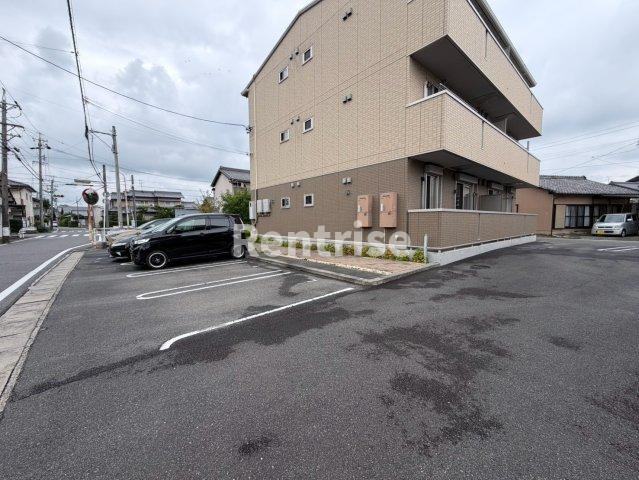 Ｄ－ｒｏｏｍ Ｇｌａｎｚの駐車場