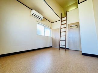 【内装】 | 若葉区大宮町 戸建 大森台駅 | 2階5.75帖にはロフトもあります。