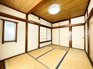 【和室】 | 若葉区大宮町 戸建 大森台駅 | 1階の和室6帖。DKにつながります。