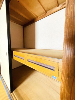 【収納】 | 若葉区大宮町 戸建 大森台駅 | 和室にある物入。